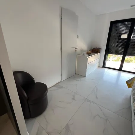 Silencieuse Alloggio in famiglia *